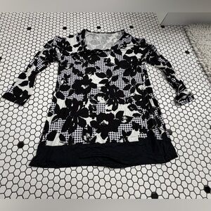 Soma Black and White Floral lounge wear pajama Top size large